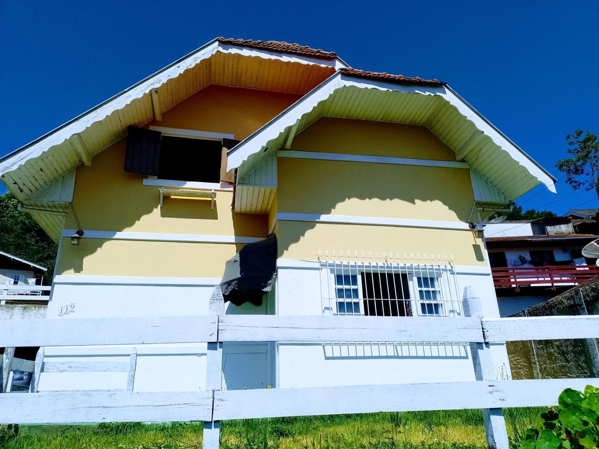 Quartos Para Hospedagem Da Casa Amarela Apartment Campos do Jordão Exterior photo